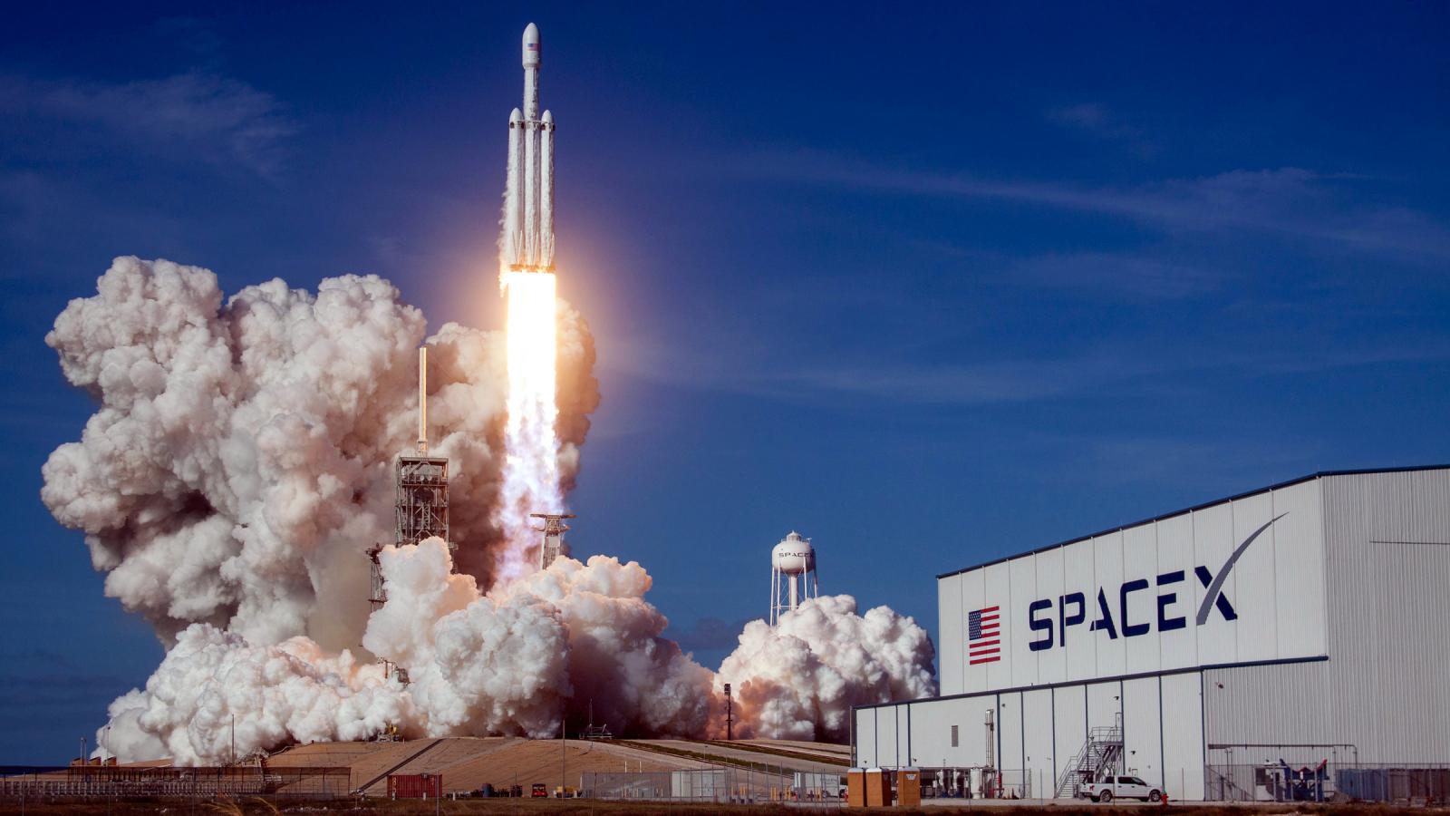 SpaceX To Launch Americans Into Space For The First Time Since The Space Shuttle Retired in 2011